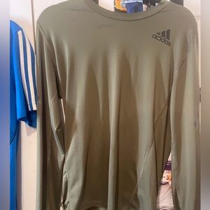 (3)Men’s Adidas shirts.